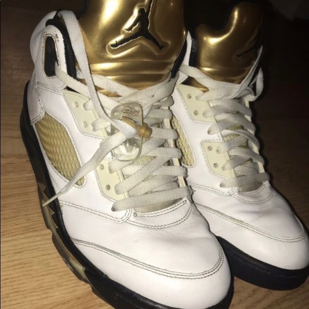 Jordan retro 5 gold tongue